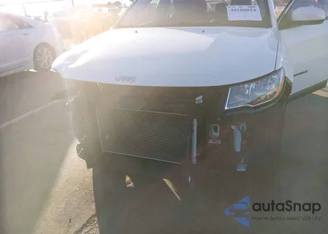 2020 Jeep Compass Latitude Fwd z USA, uszkodzony, nr VIN 3C4NJCBB6LT153136